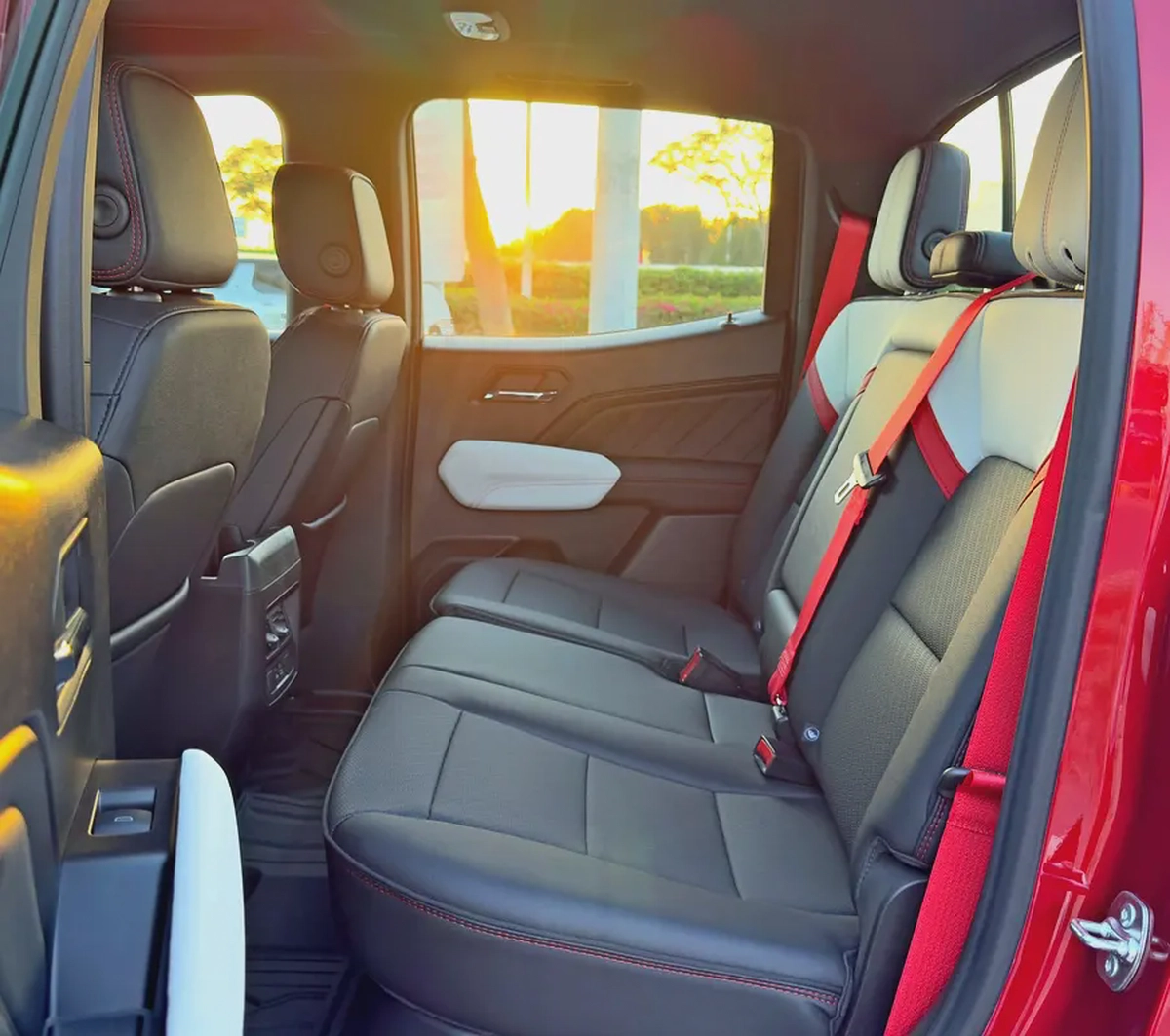 2025 GMC Canyon AT4X, Dealer Warranty and Service Package, GCC Specs-12-12