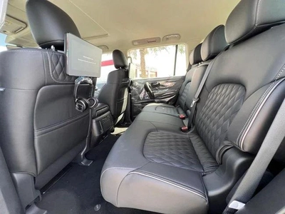 Infiniti QX80 Luxury 5.6L-11