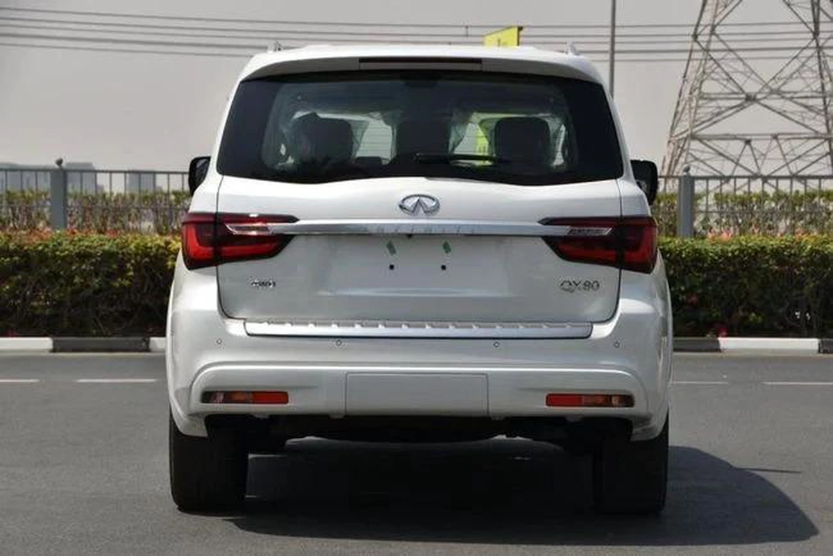Infiniti QX80 Luxury 5.6L-15-15