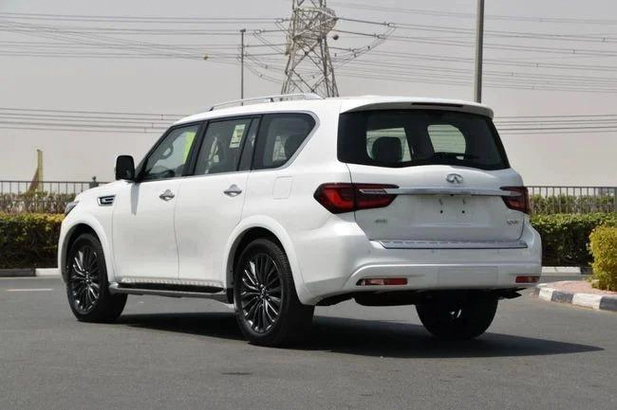 Infiniti QX80 Luxury 5.6L-5-5