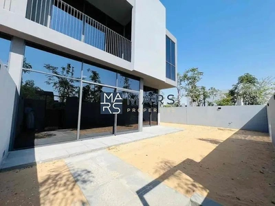 Luxurious 4 bedroom villa available for rent in sendian Masaar 200k-3