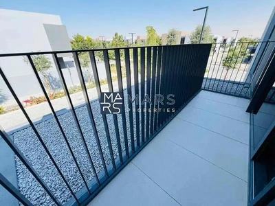 Luxurious 4 bedroom villa available for rent in sendian Masaar 200k-5