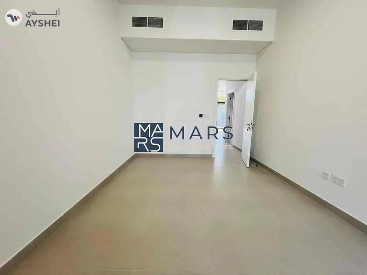 Luxurious 4 bedroom villa available for rent in sendian Masaar 200k-17-17