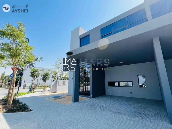 Luxurious 4 bedroom villa available for rent in sendian Masaar 200k