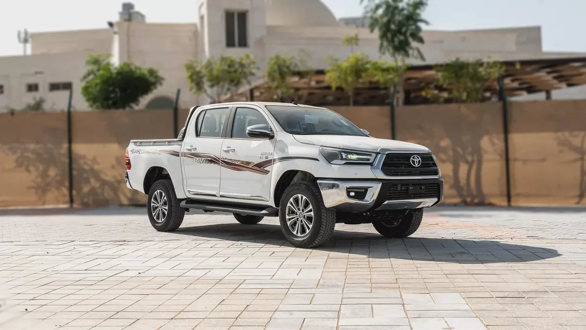 2026 Toyota Hilux SGLX 2.8L AT Diesel (White-Red)