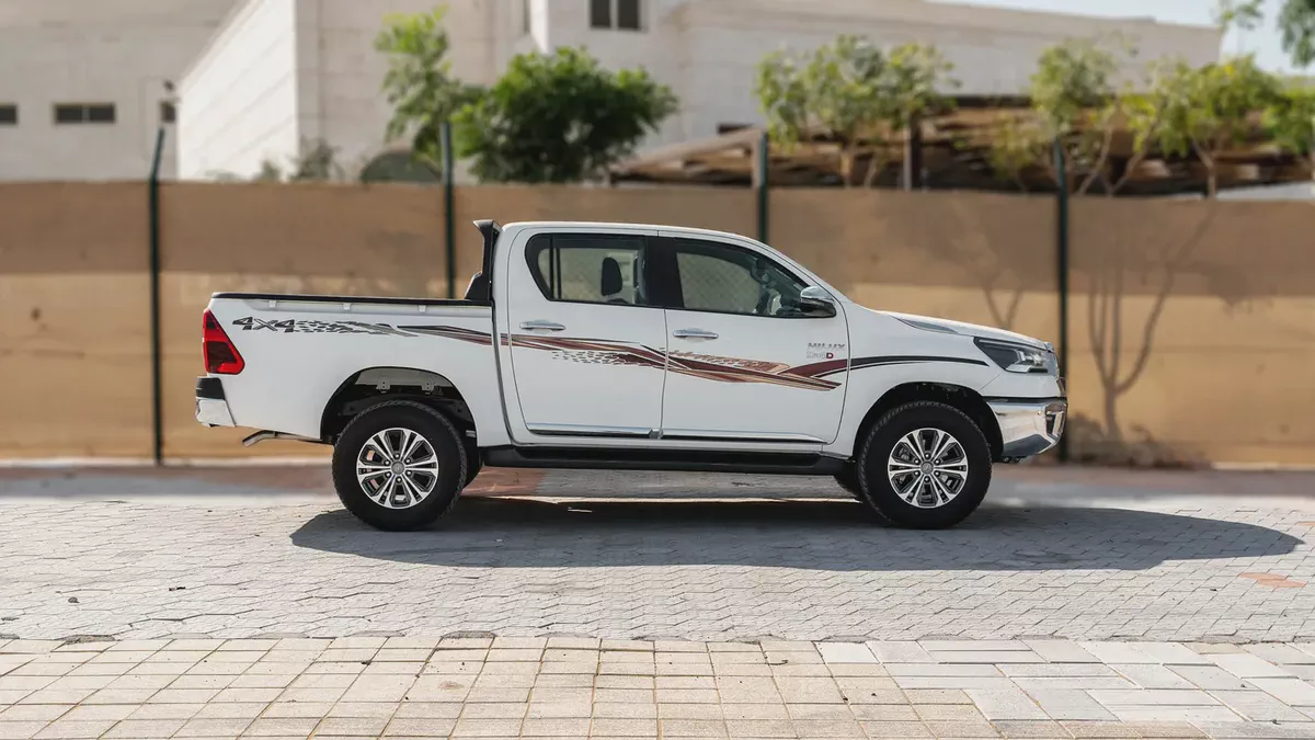 2026 Toyota Hilux SGLX 2.8L AT Diesel (White-Red)-1-1