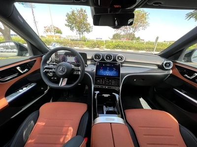 Mercedes-Benz C-Class C200-1