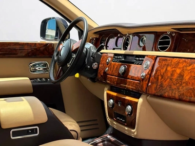 ROLLS-ROYCE PHANTOM | 6.75L V12 | 2011 | FULL AGMC SERVICE HISTORY | GCC SPECS-3