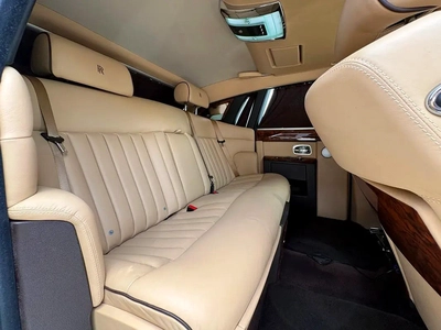 ROLLS-ROYCE PHANTOM | 6.75L V12 | 2011 | FULL AGMC SERVICE HISTORY | GCC SPECS-14