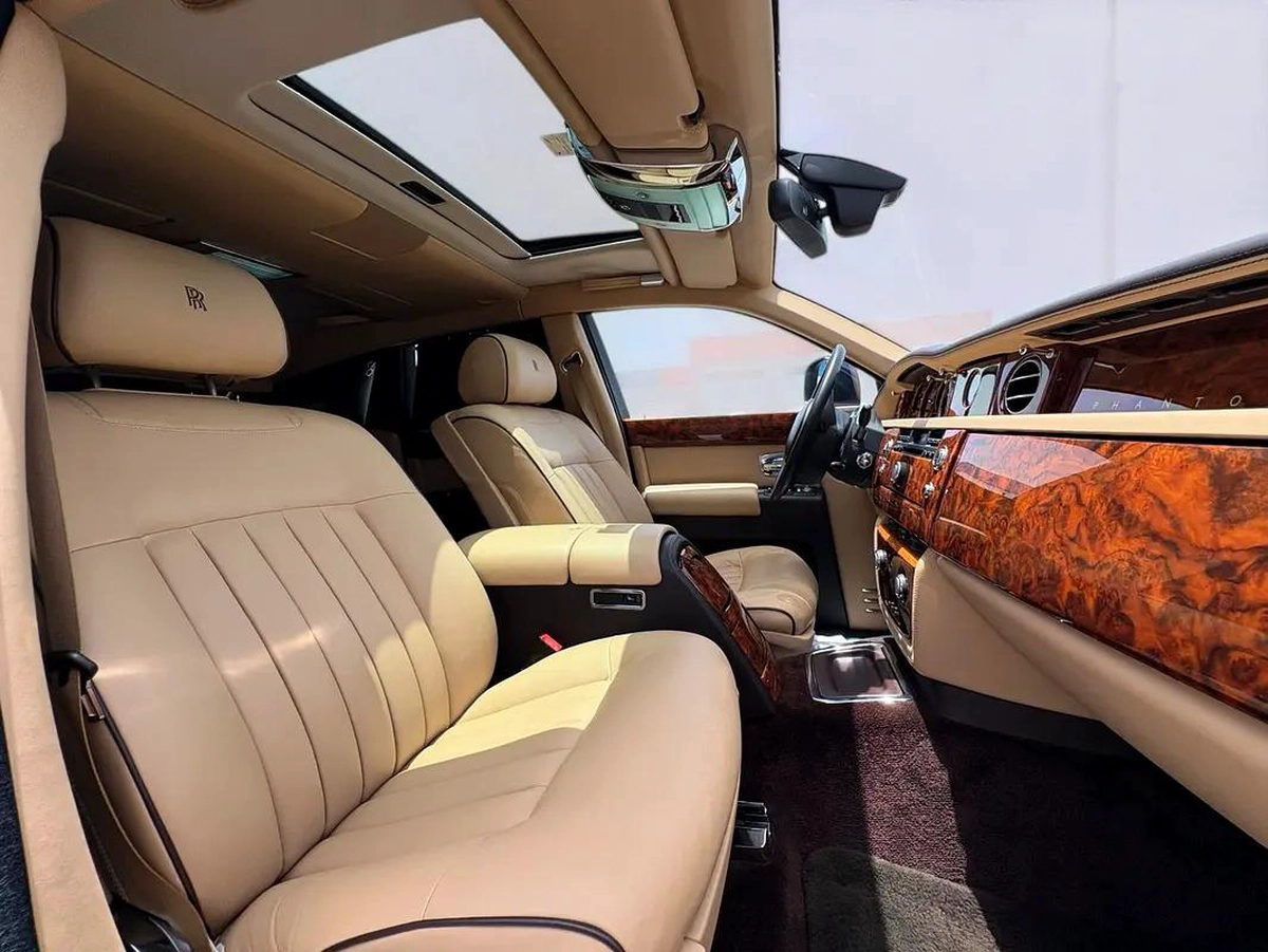 ROLLS-ROYCE PHANTOM | 6.75L V12 | 2011 | FULL AGMC SERVICE HISTORY | GCC SPECS-11-11