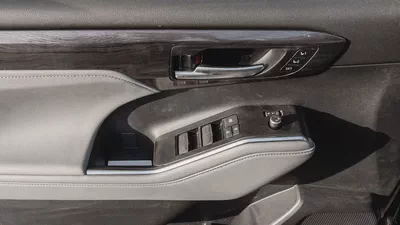2026 Toyota Highlander Limited 2.5L AT Hybrid-10