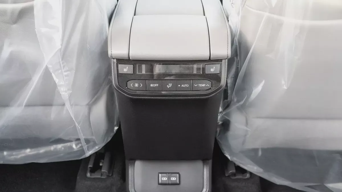 2026 Toyota Highlander Limited 2.5L AT Hybrid-18-18