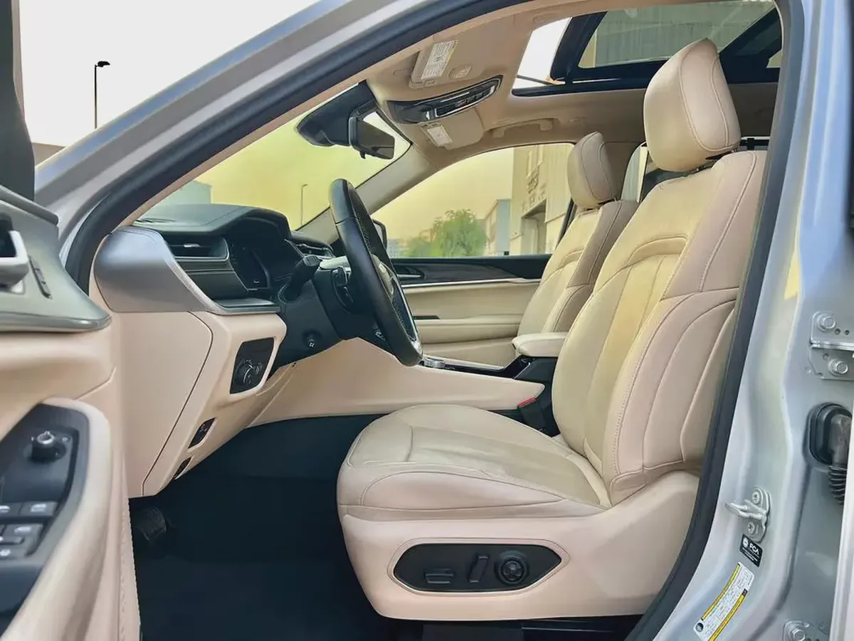 Jeep Grand Cherokee L Limited 2021 - American Specs - GCC Resale-4-4