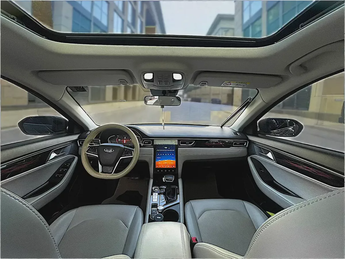 AED 600 EMI PM | JAC J7  | 2022 | UNDER WARRANTY | FULL SERVICE HISTORY | 0% DOWNPAYMENT-10-10
