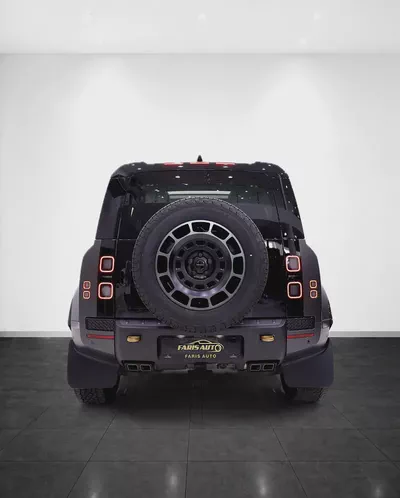 DEFENDER 110 OCTA P635 WITH CARBON EXTERIOR + FULLY LOADED + SPECIAL MATTE CHARENTE GRAY-2
