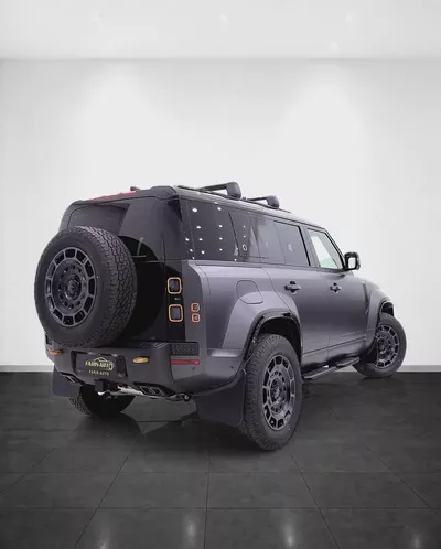 DEFENDER 110 OCTA P635 WITH CARBON EXTERIOR + FULLY LOADED + SPECIAL MATTE CHARENTE GRAY-3