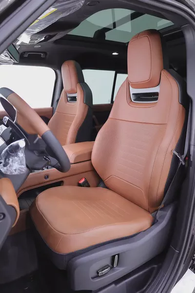 DEFENDER 110 OCTA P635 WITH CARBON EXTERIOR + FULLY LOADED + SPECIAL MATTE CHARENTE GRAY-5