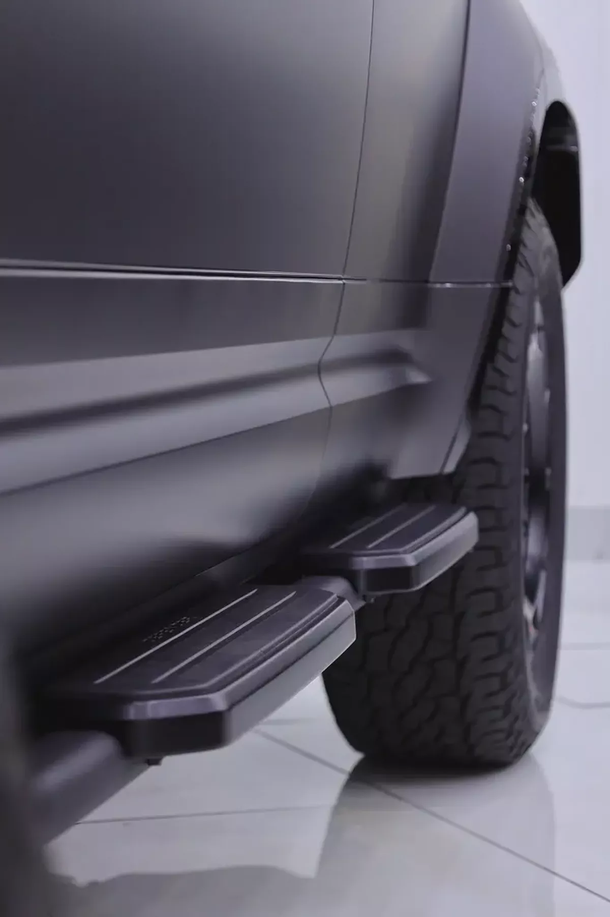 DEFENDER 110 OCTA P635 WITH CARBON EXTERIOR + FULLY LOADED + SPECIAL MATTE CHARENTE GRAY-10-10