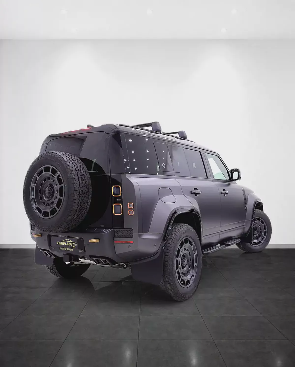 DEFENDER 110 OCTA P635 WITH CARBON EXTERIOR + FULLY LOADED + SPECIAL MATTE CHARENTE GRAY-3-3