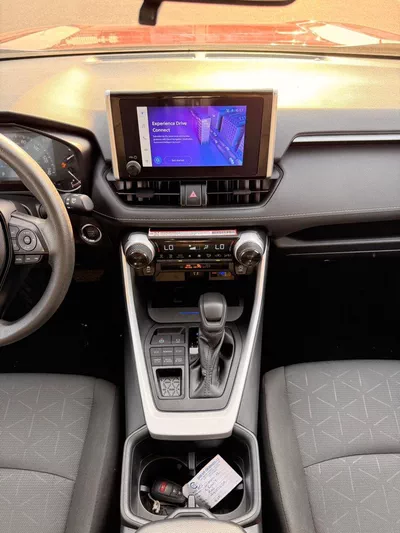 Toyota RAV4 XLE 2.5 AWD push start-6