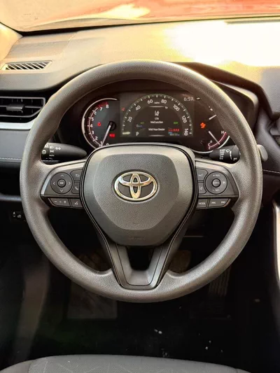 Toyota RAV4 XLE 2.5 AWD push start-8