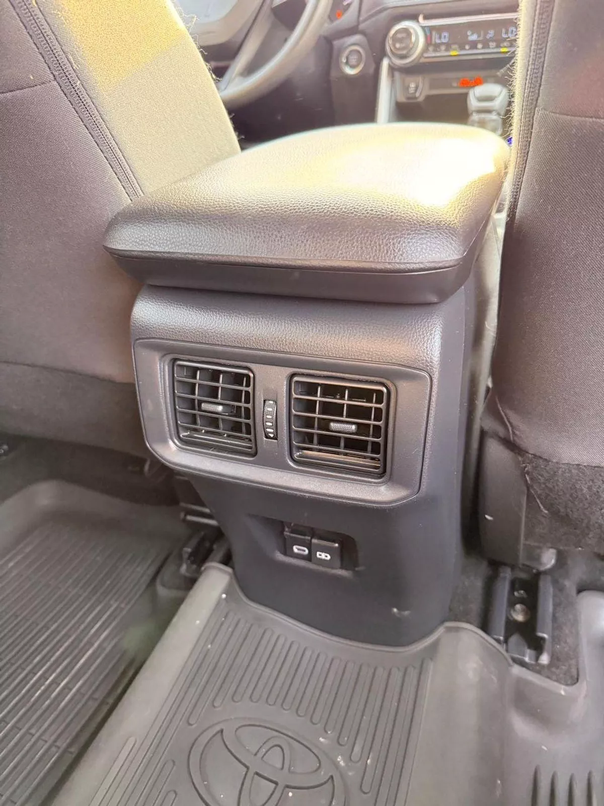 Toyota RAV4 XLE 2.5 AWD push start-17-0