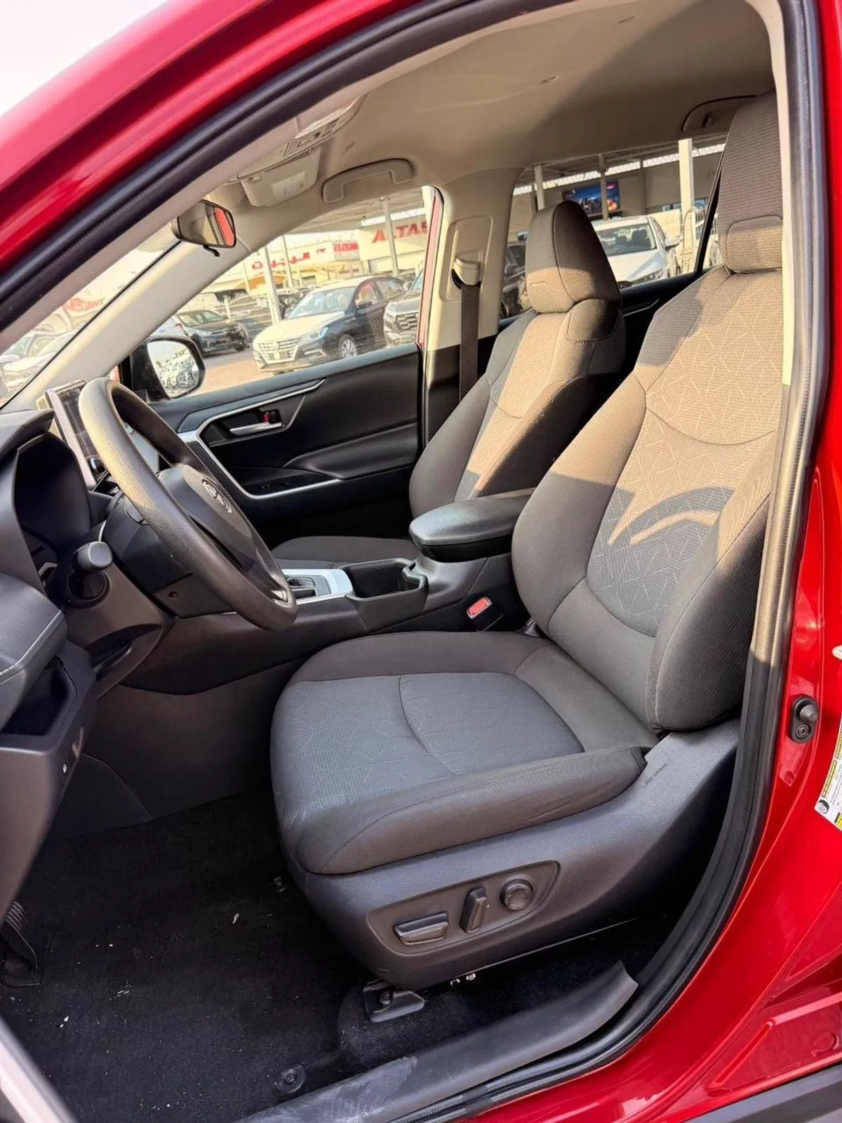 Toyota RAV4 XLE 2.5 AWD push start-5-0