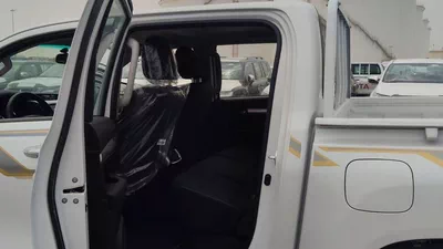 Toyota Hilux SR5 (NON GCC)-4