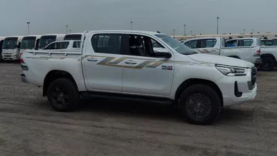 Toyota Hilux SR5 (NON GCC)-5