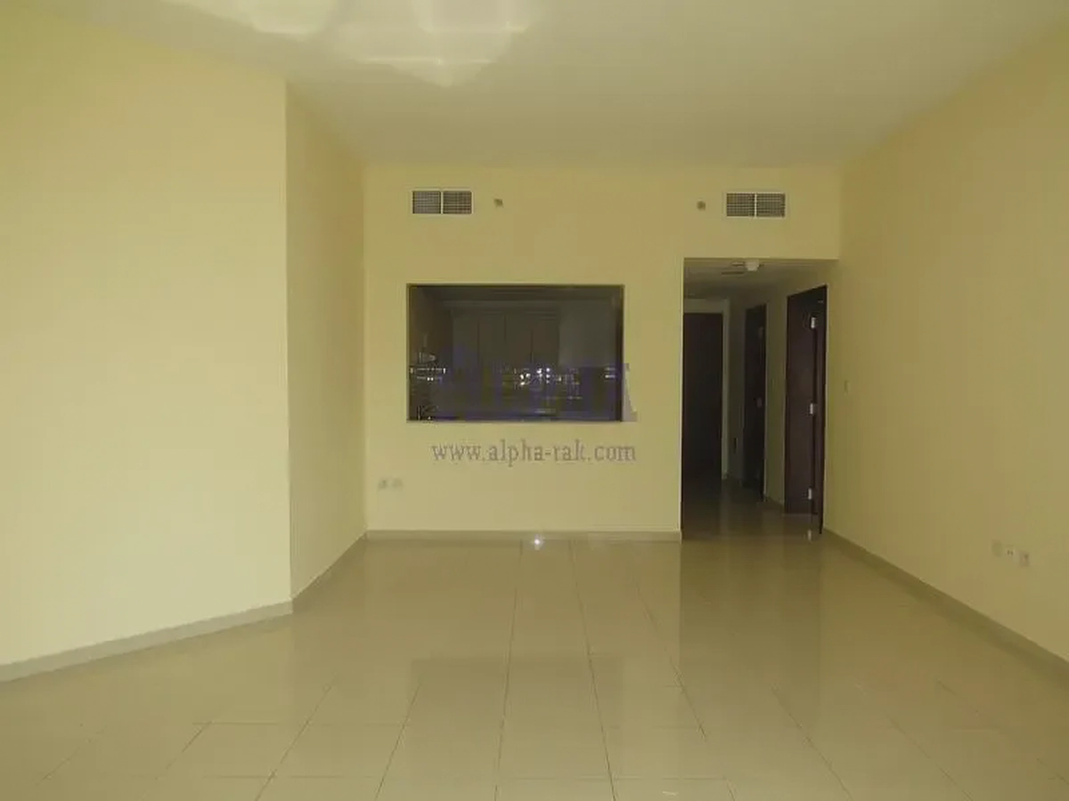 Garden View| Spacious| Great Investment-4-4