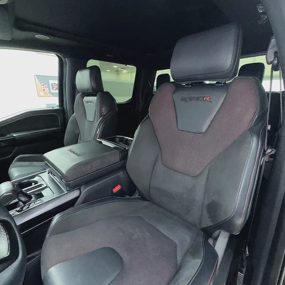 2025 Ford F-150 Raptor R Supercharged V8-9-9