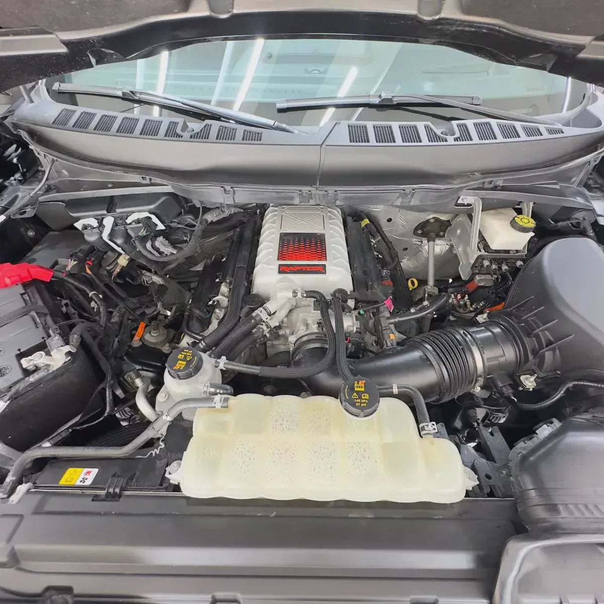 2025 Ford F-150 Raptor R Supercharged V8-15-15
