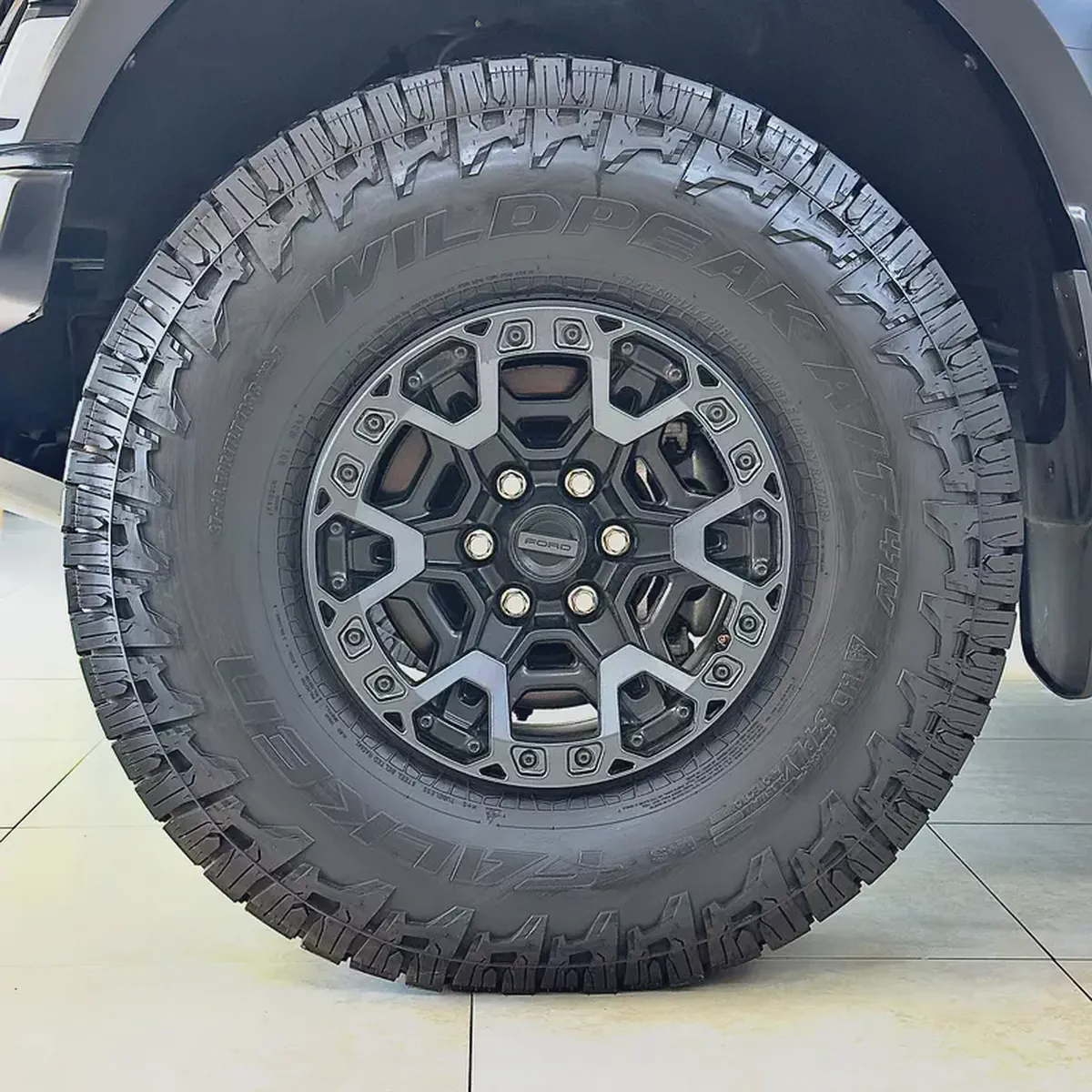 2025 Ford F-150 Raptor R Supercharged V8-18-18