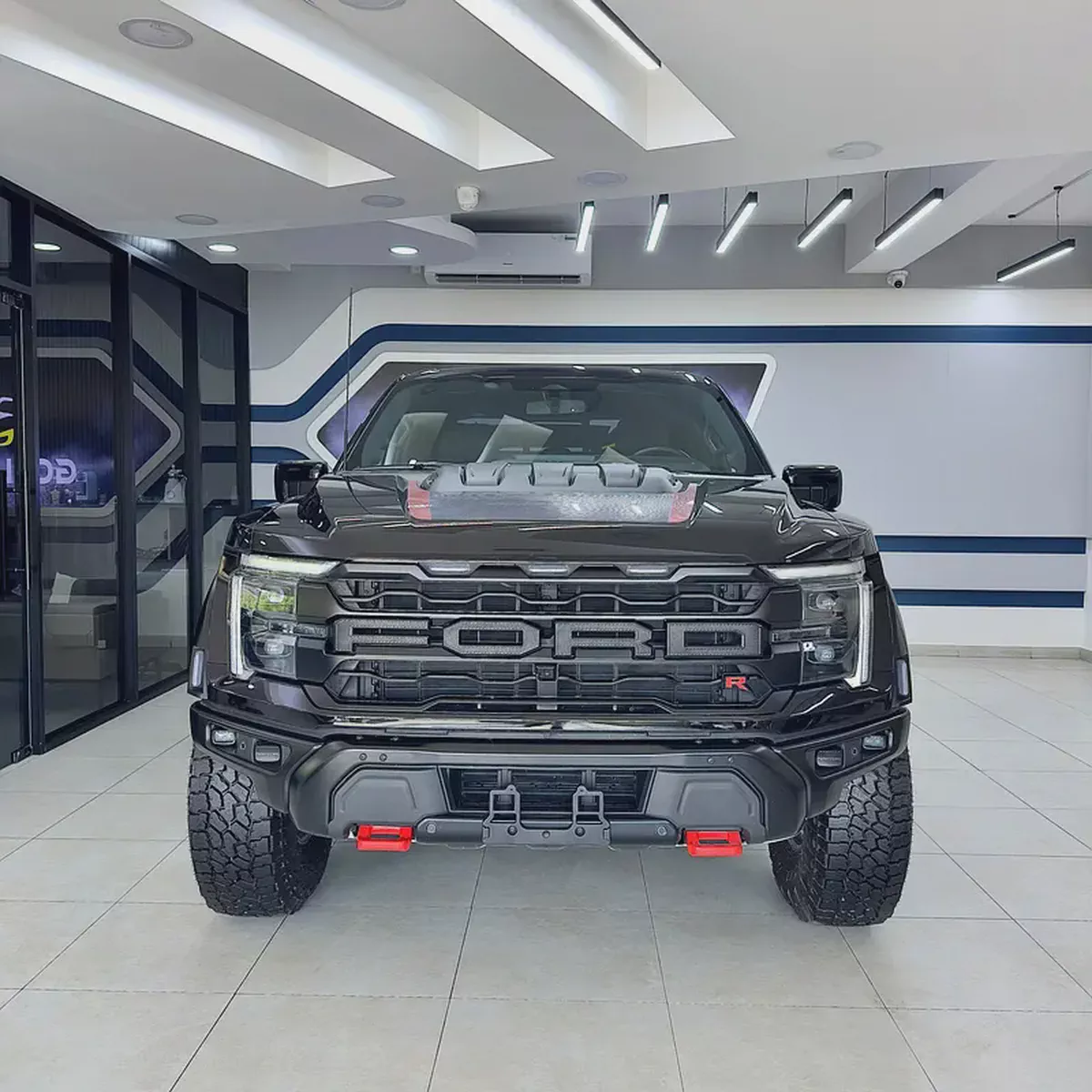 2025 Ford F-150 Raptor R Supercharged V8-1-1