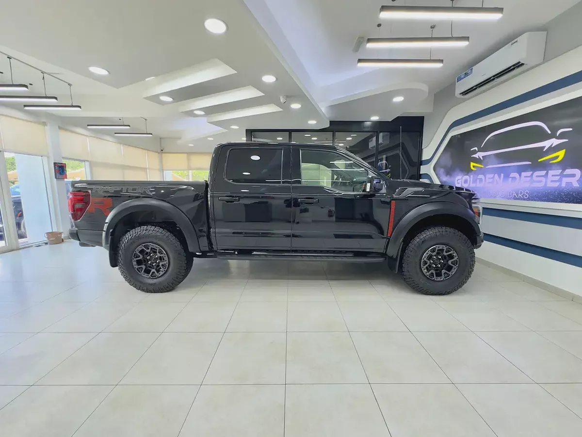 2025 Ford F-150 Raptor R Supercharged V8-2-2