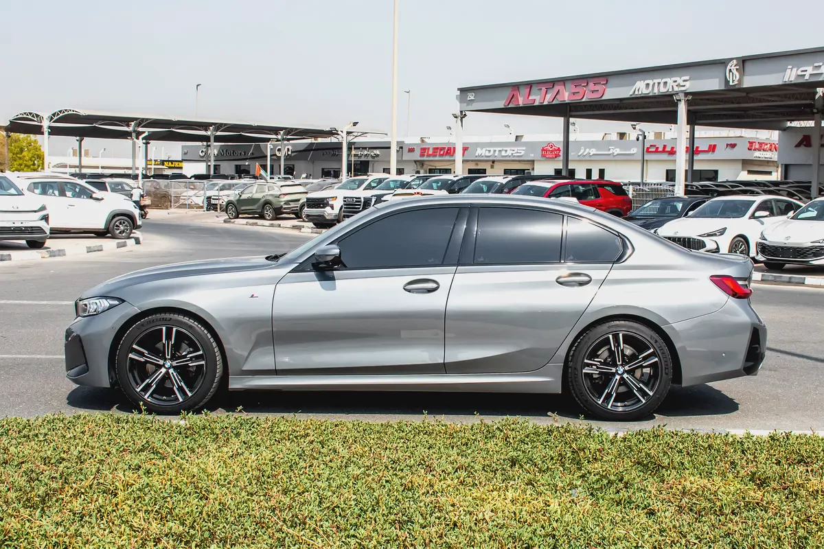 2024 BMW 320i M SPORT- GCC Specs - Like New - ONLY 22,000 KM WARRANTY+SERVICE AGMC-4-4