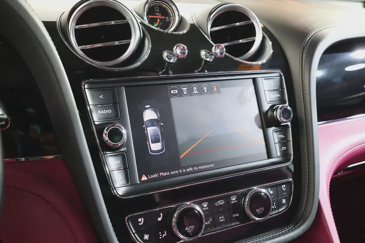 Bentley Bentayga W12 Mulliner 2018 | GCC Specs | Ultra Luxury-12-12