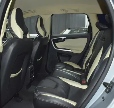 EXCELLENT DEAL for our Volvo T6 AWD R-Design ( 2010 Model ) in Silver Color GCC Specs-15