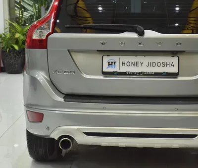 EXCELLENT DEAL for our Volvo T6 AWD R-Design ( 2010 Model ) in Silver Color GCC Specs-7