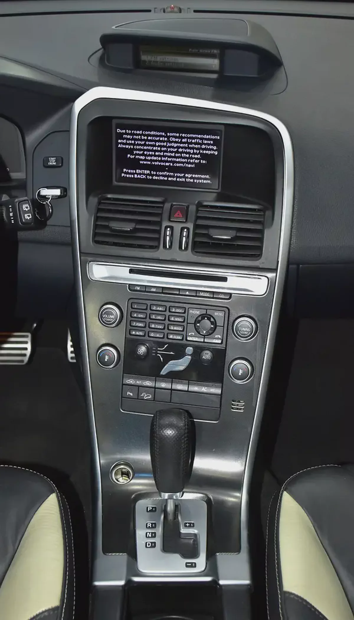 EXCELLENT DEAL for our Volvo T6 AWD R-Design ( 2010 Model ) in Silver Color GCC Specs-14-14