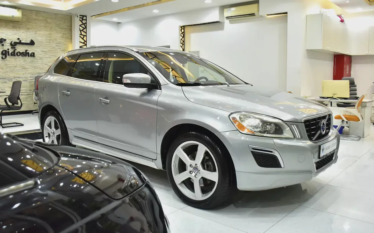 EXCELLENT DEAL for our Volvo T6 AWD R-Design ( 2010 Model ) in Silver Color GCC Specs-2-2