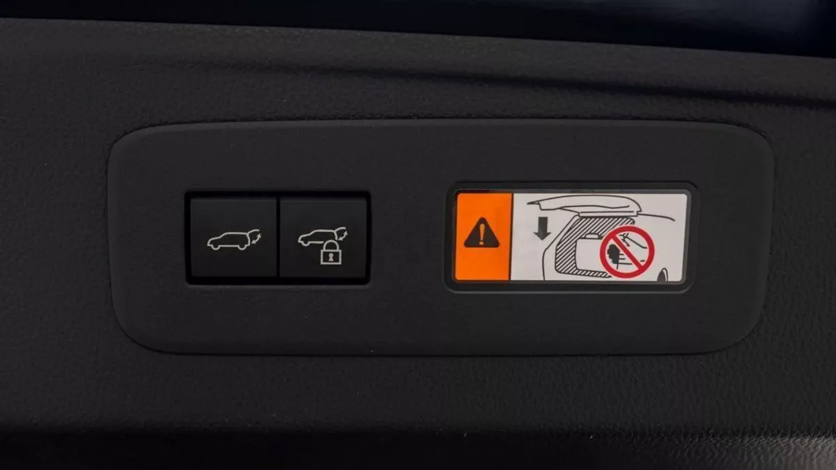 Toyota Prado VXR 2.4L petrol MY 2025 FULL OPTION-7-0
