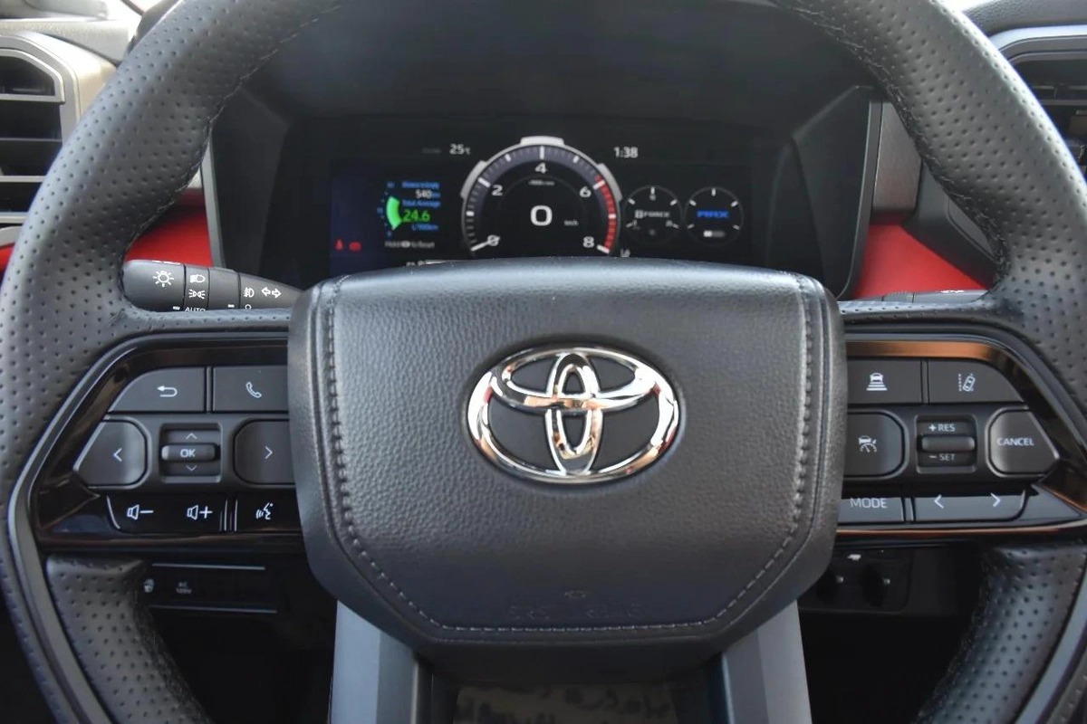 TUNDRA TRD PRO HYBRID 4.W.D. 2024 | WHITE-2-2