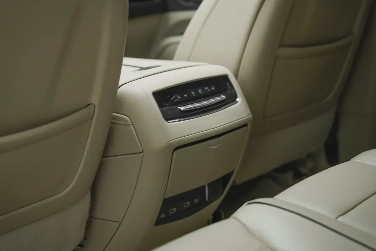 2023 CADILLAC ESCALADE 600 BLACK EDITION WITH WARRANTY AND SERVICE CONTRACT-13-13