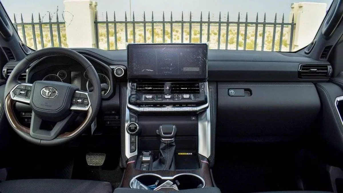 Toyota Land Cruiser GXR2 3.3L-8-0