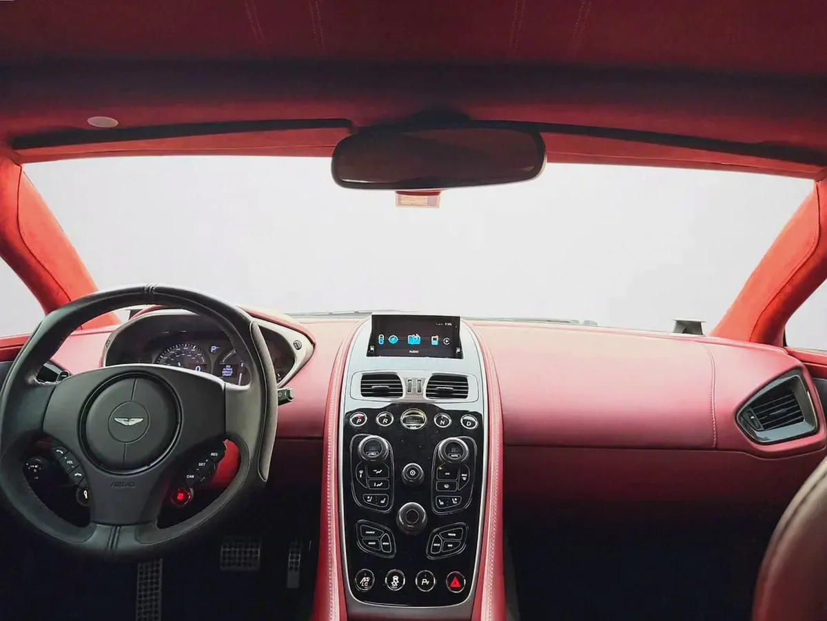 RARE FULL CARBON SPEC | GCC CAR | V12 ENGINE | 2014-12-12