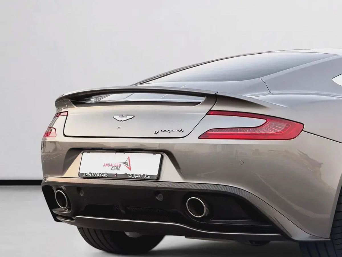 RARE FULL CARBON SPEC | GCC CAR | V12 ENGINE | 2014-5-5