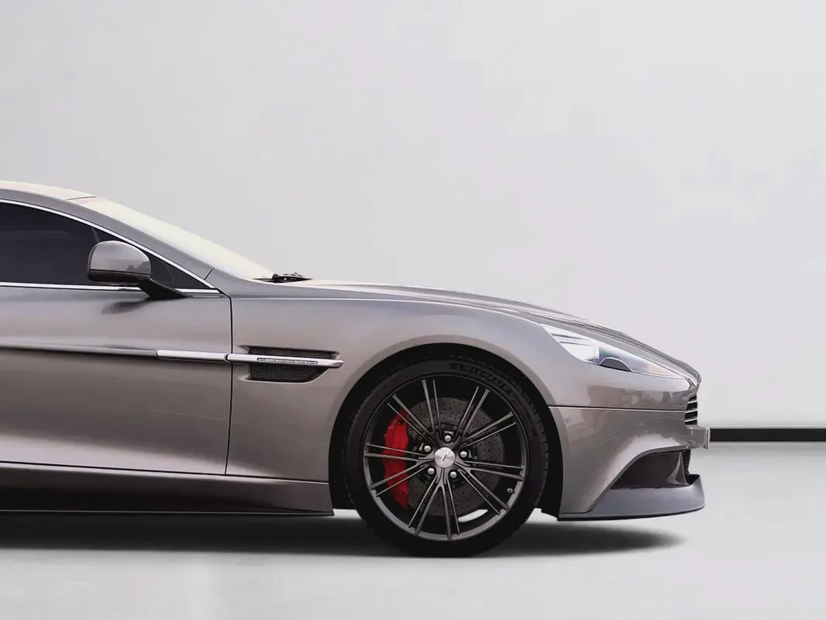 RARE FULL CARBON SPEC | GCC CAR | V12 ENGINE | 2014-8-8