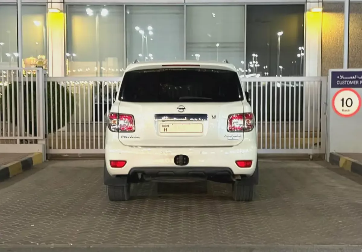 Nissan Patrol LE Platinum 2015 | GCC Specs | V8 Luxury-8-8