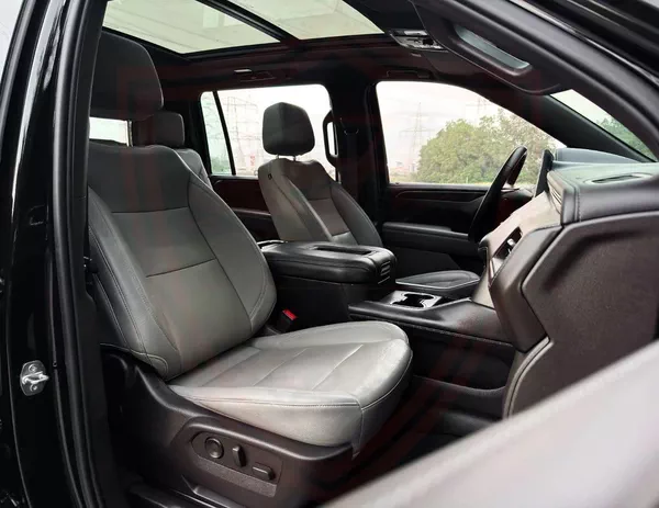 Chevrolet Suburban LT 5.3L 4WD | 2023 | GCC | Original Paint | Accident-Free | In Excellent